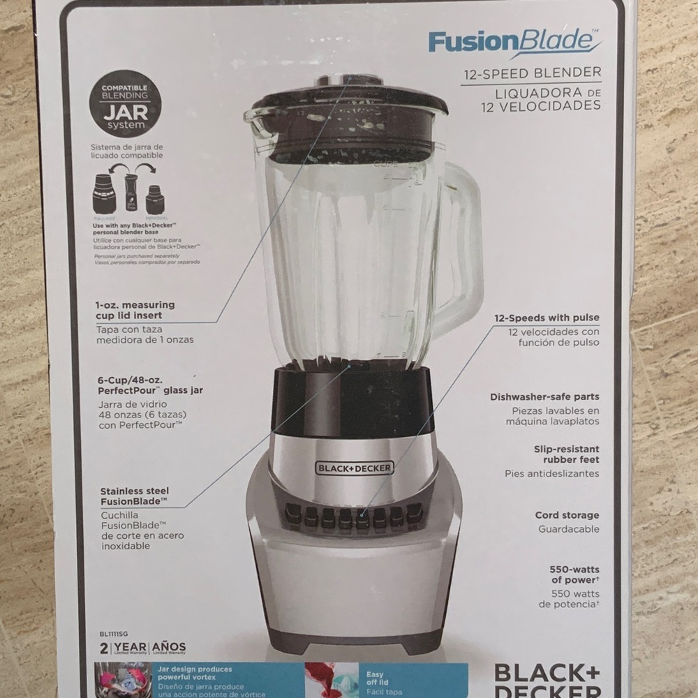 Black & Decker 12-Speed Blender - Black and Silver - Picture 2 of 4